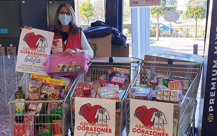 Un mensaje en el corazón de un tejido que inspiró a una madre en una de las “colas del hambre” • Sevilla Solidaria