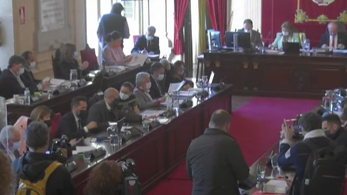 Los Baños del Carmen y las medidas socio-sanitarias se adelantan al Covid, el centro del Pleno del Ayuntamiento de Málaga