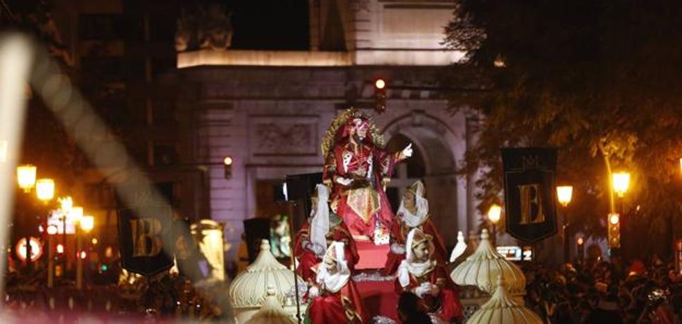 Cabalgata Ríthe Valencia 2022 | Valencia suspende la Cabalgata de Reyes Magos y recomienda hacerlo dentro del matón