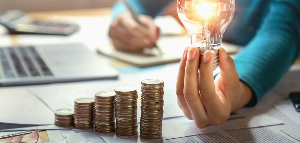 Precio de la luz Domingo 15 de enero: El precio de la luz estrena este domingo nuevos horarios valle: estos son los horarios más baratos para los electrodomésticos