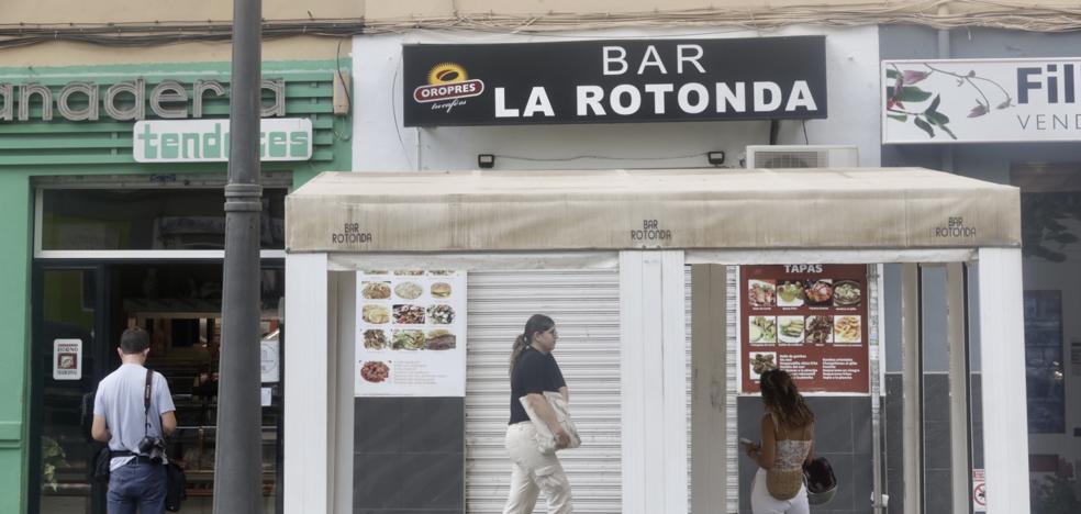 Muerte en un bar de Valencia: crimen Tendetes |  "Su esposa nos dijo que era un vagabundo que les pidió dinero"