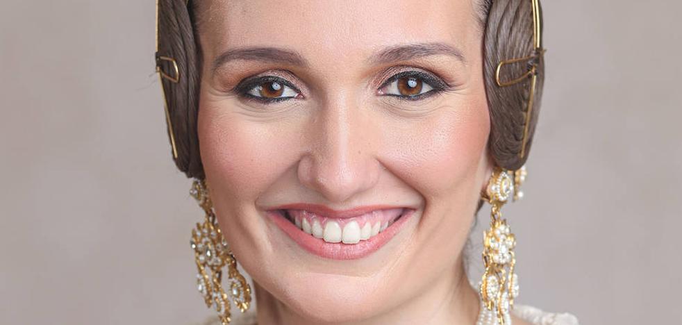 Fallas 2023: quién es la nueva gran fallera de Valencia 2023: Laura Mengó | Laura Mengó, poeta mayor de Valencia 2023