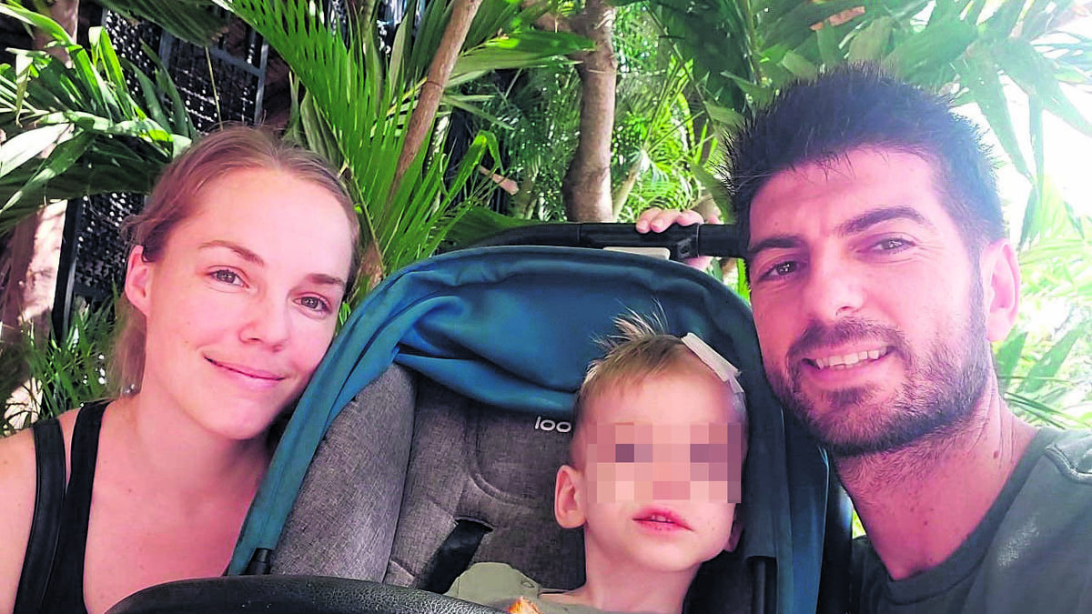 "El enano viajará con su madre este martes en un avión médico"