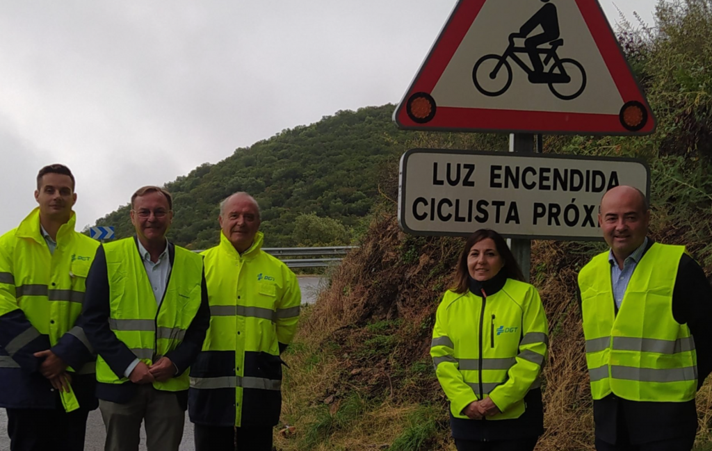 Estudian poner Señalización Inteligente a los ciclistas en la CO-3402...