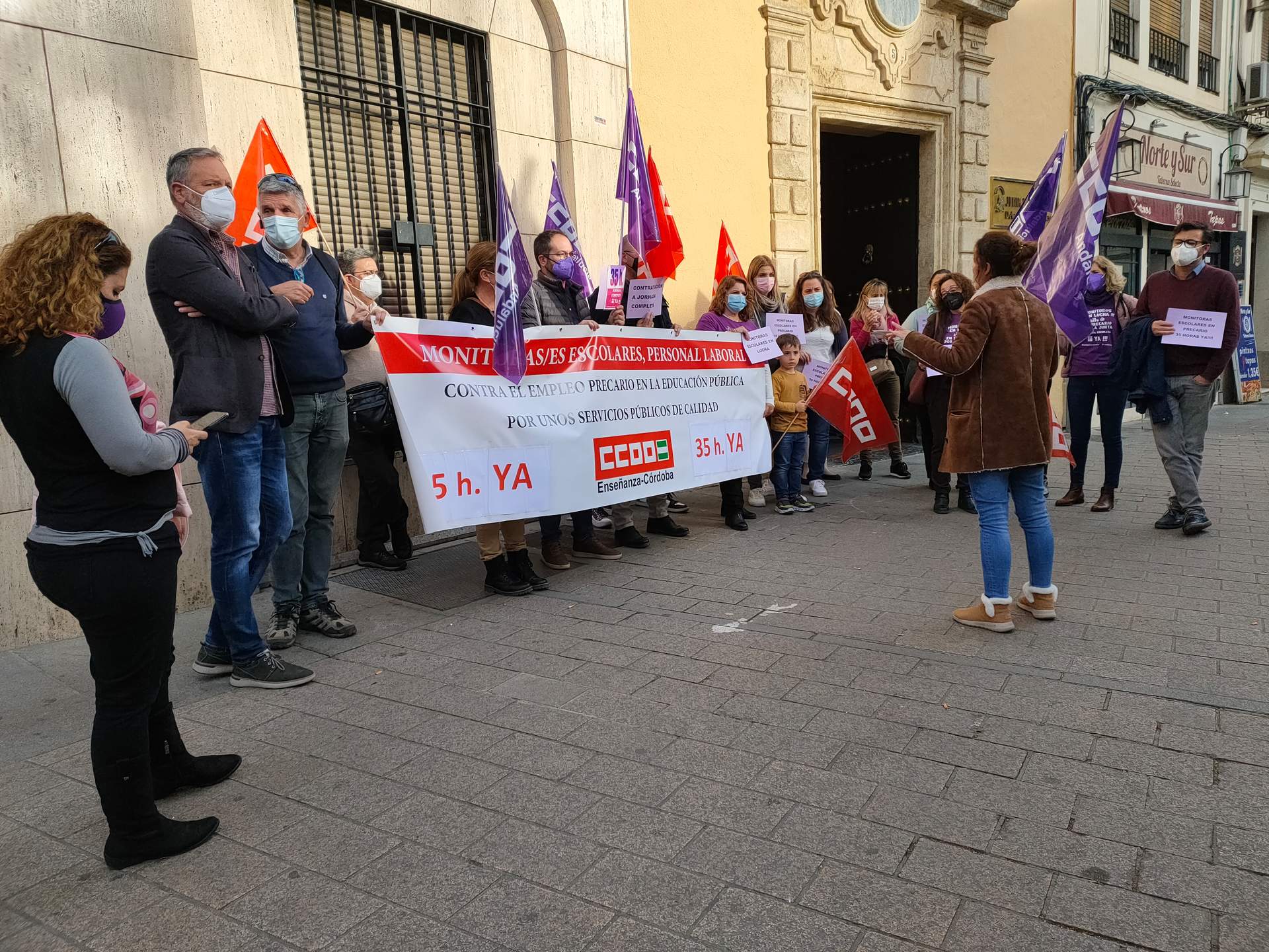 Reclaman jornada completa para los 589 monitores escolares y no solo para los 200