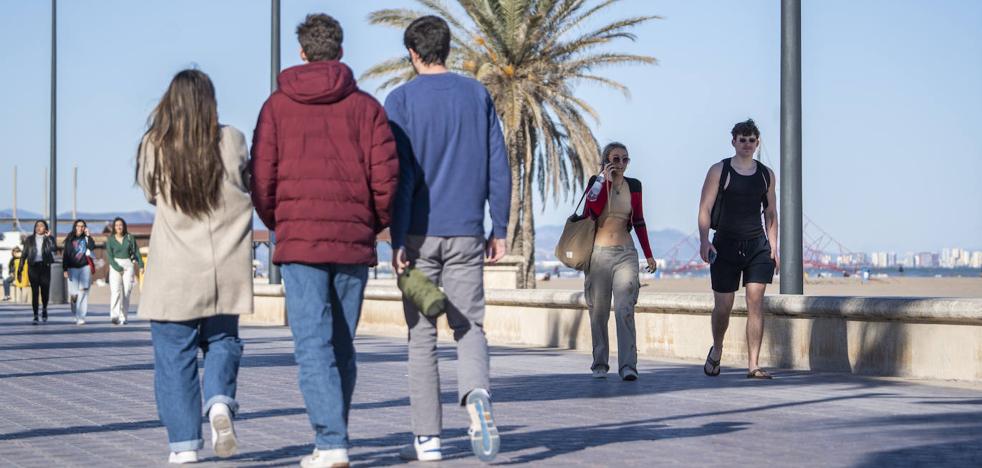 El tiempo hoy y mañana en Valencia, Alicante y Castellón | La Aemet prevé tiempo más frío este domingo y lluvias, heladas y nieve en todas las cotas a partir del lunes.