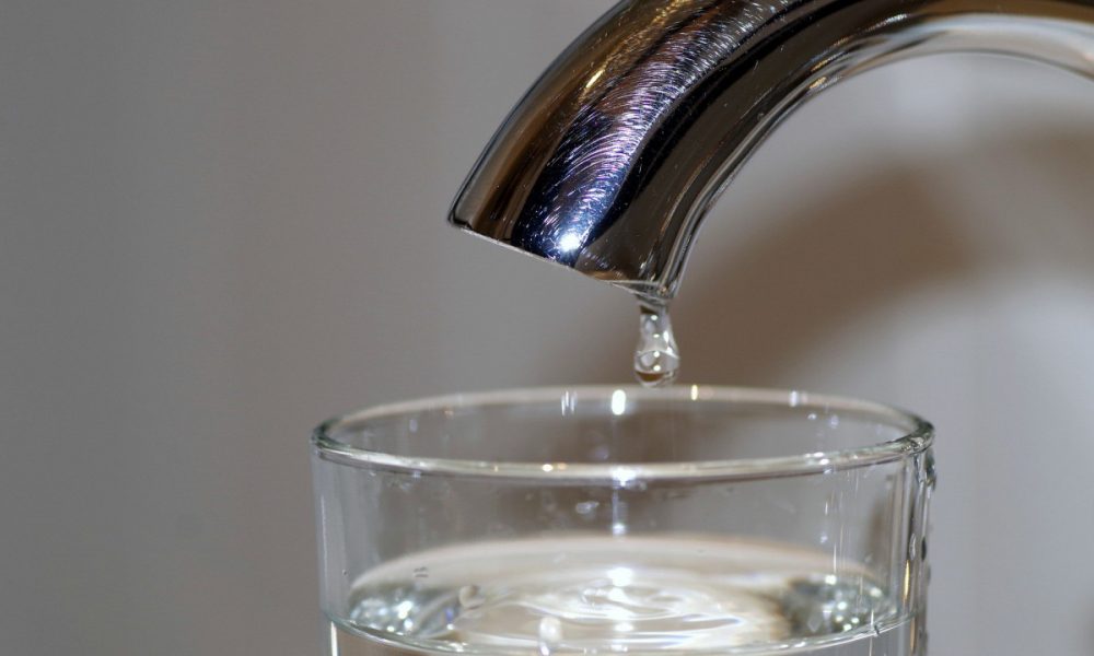 Advierten de una posible estafa en Arahal, con empresas que se ofrecen a analizar el agua de las viviendas