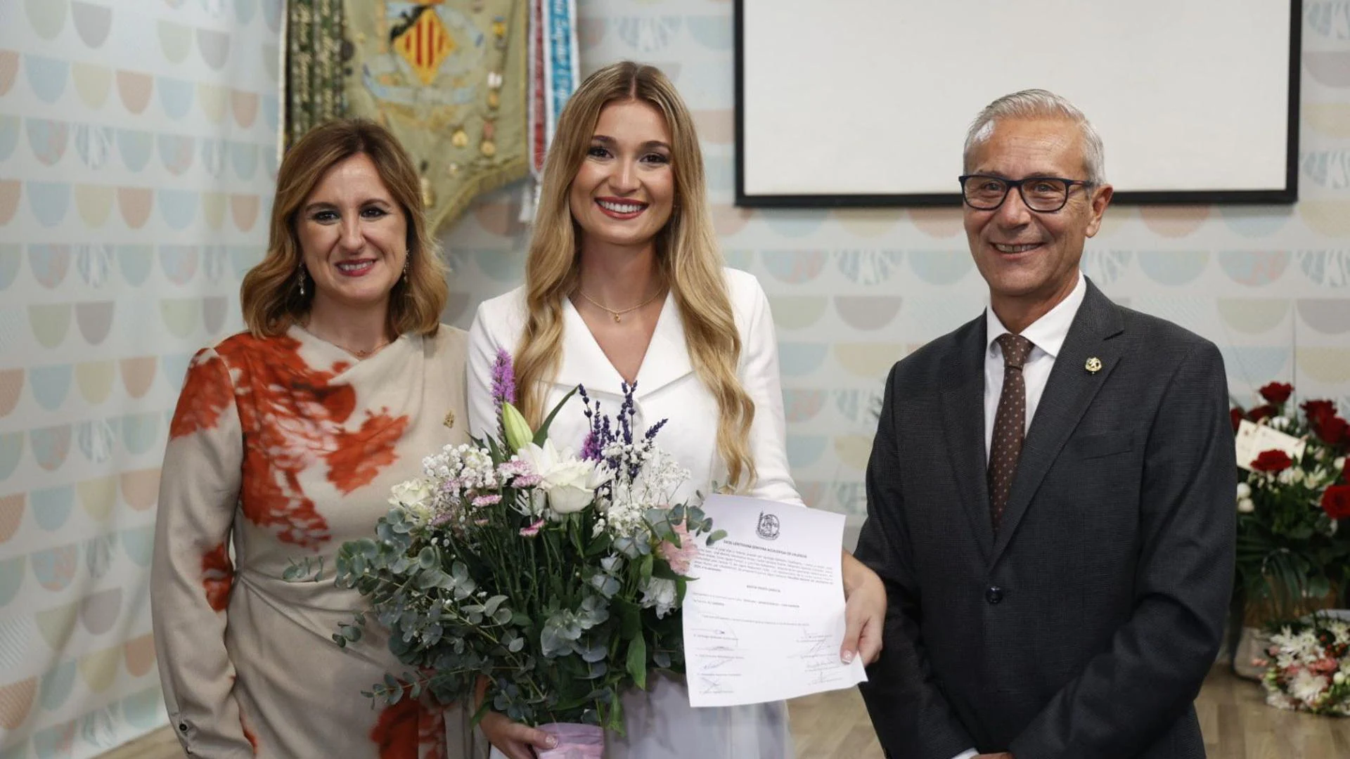 Así se produjo la llamada telefónica del alcalde a las falleras mayores de Valencia