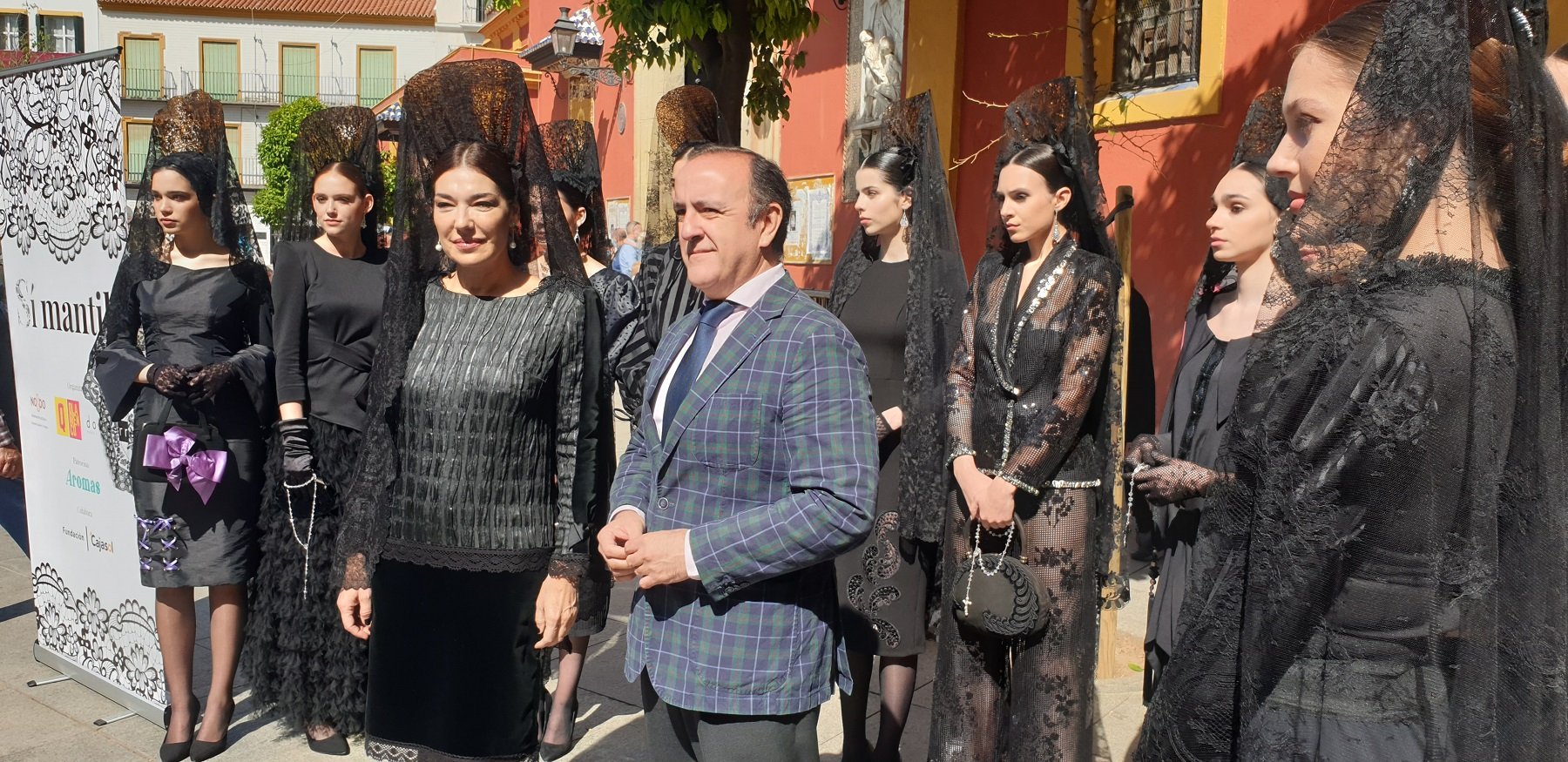 Ayuntamiento vuelve a apoyar evento de promoción de mantilla en estrategia de apoyo a la moda local y sus diseñadores - Noticias