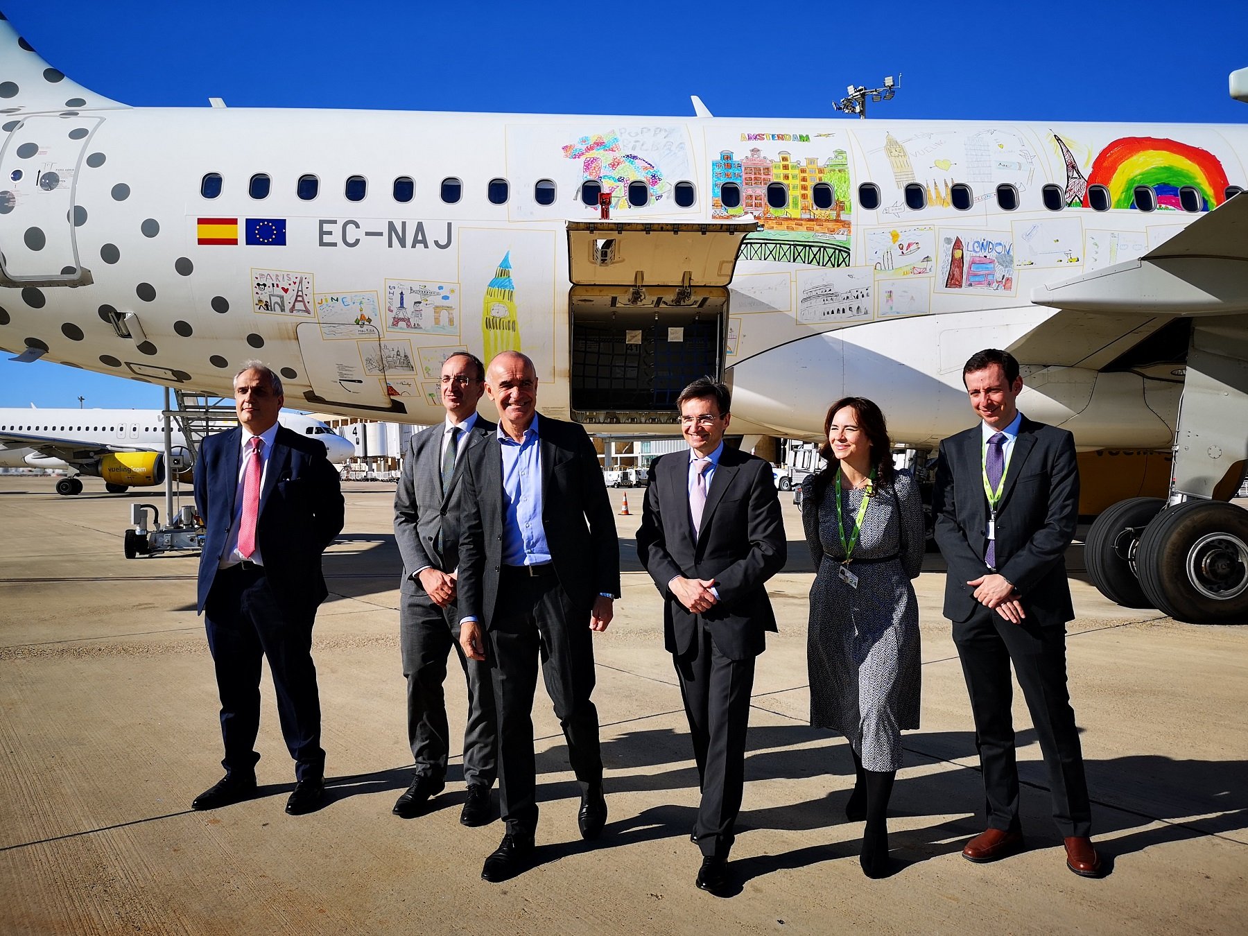 El Ayuntamiento destaca la apuesta de Vueling por la sostenibilidad del turismo en la ciudad tras operar su primer vuelo de combustible sostenible entre Barcelona y Sevilla