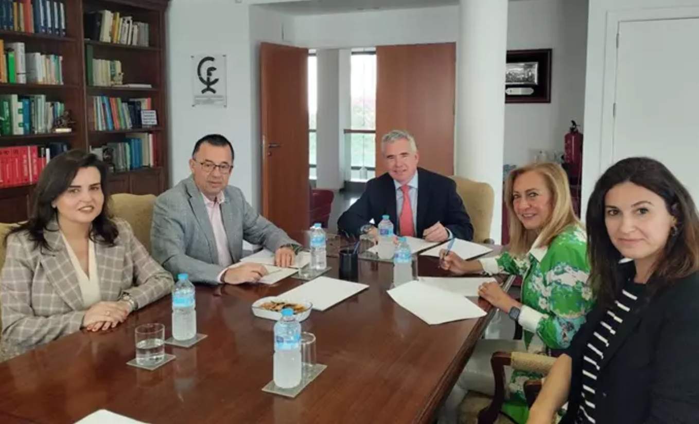 El Colegio de Farmacéuticos de Córdoba y la AECC se unen para prevenir el cáncer