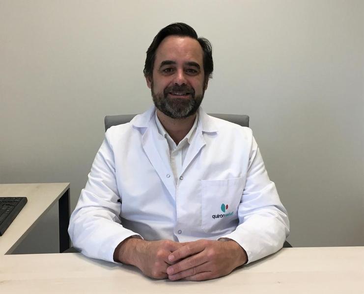 El Dr. Romero, de Quirónsalud Córdoba, entre los 3 mejores reumatólogos de España