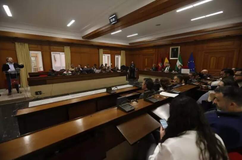 El PP aprueba las cuentas de Córdoba para 2025 con la oposición en contra