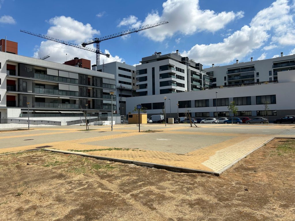 El gobierno de Sanz construirá un nuevo parque infantil y mejorará todo el entorno de la Plaza Antinoo en Sevilla Este - Actualidad