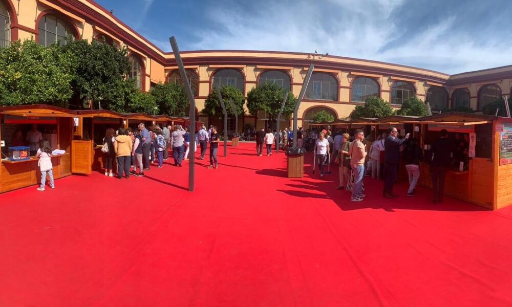 Gran ambiente en la Feria del Aperitivo y la Cerveza Artesana de Sevilla