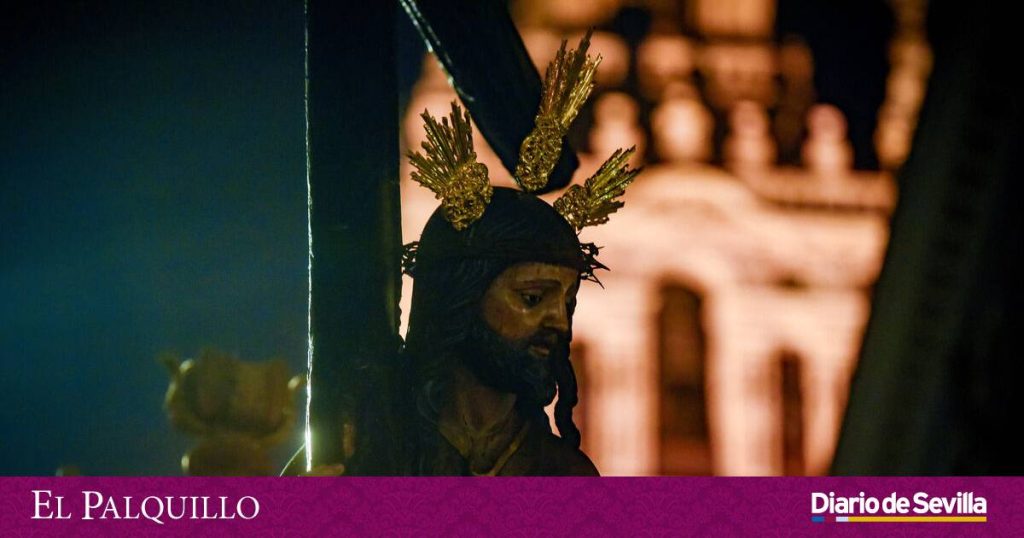 Imágenes de la Hermandad de la Corona en la Semana Santa de Sevilla 2024