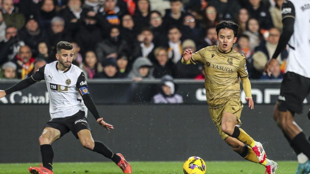 Insultos a Kubo y Barrenetxea en Mestalla | Comunicado oficial del Valencia CF y la Real Sociedad tras los graves insultos a Kubo y Barrenetxea en Mestalla