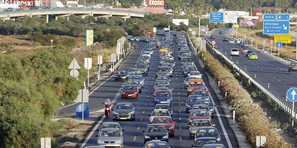 La Confederación de Empresarios de Sevilla advirtió que ya era "sabido" que la AP-4 no podría absorber la demanda de tráfico.