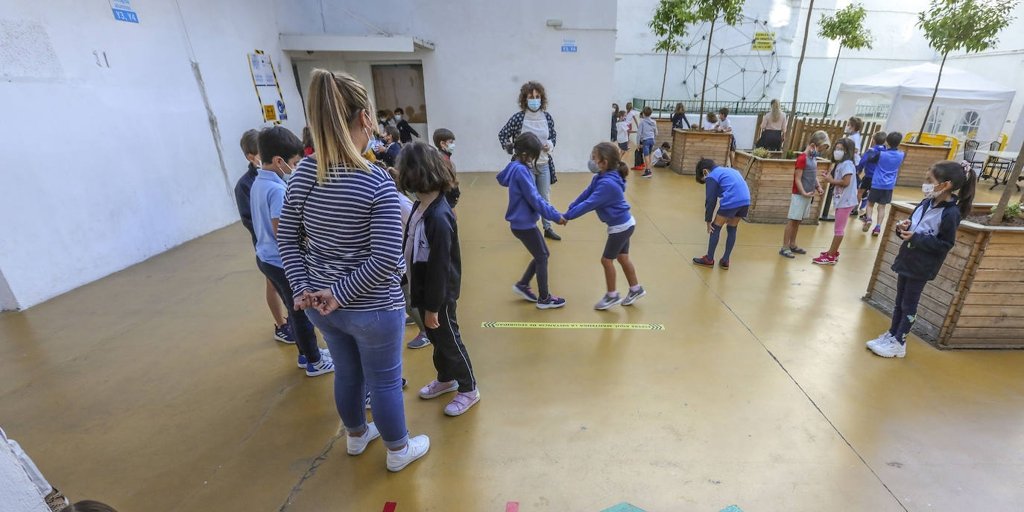 La Junta de Andalucía invertirá más de tres millones de euros a partir de 2019 para mejorar la accesibilidad de 39 centros escolares de Sevilla.
