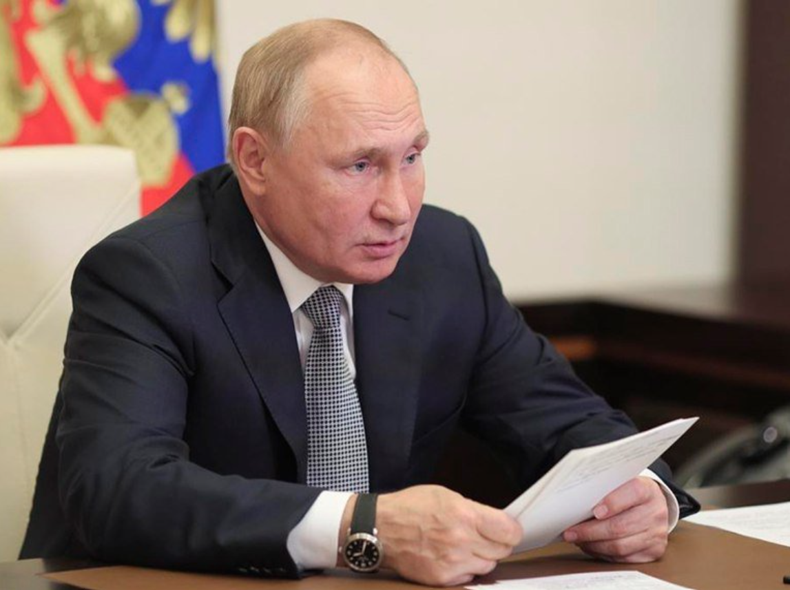 La UE decide congelar los activos de Putin y Lavrov como sanción por...