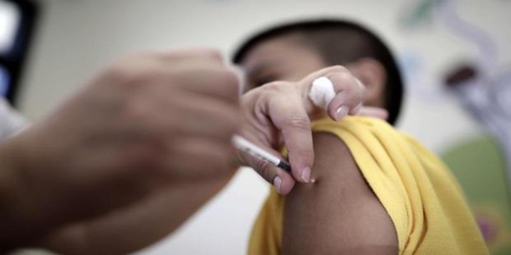 La incidencia desciende tras el menor número de contagios registrado en Sevilla en el último mes
