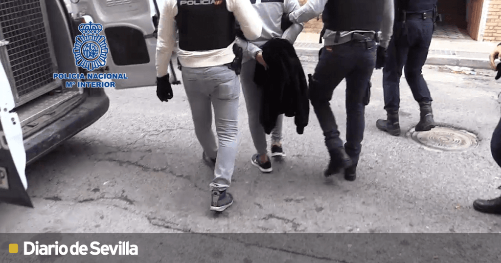 La policía golpea a un clan de Écija dedicado a la extorsión, el robo y el tráfico de drogas