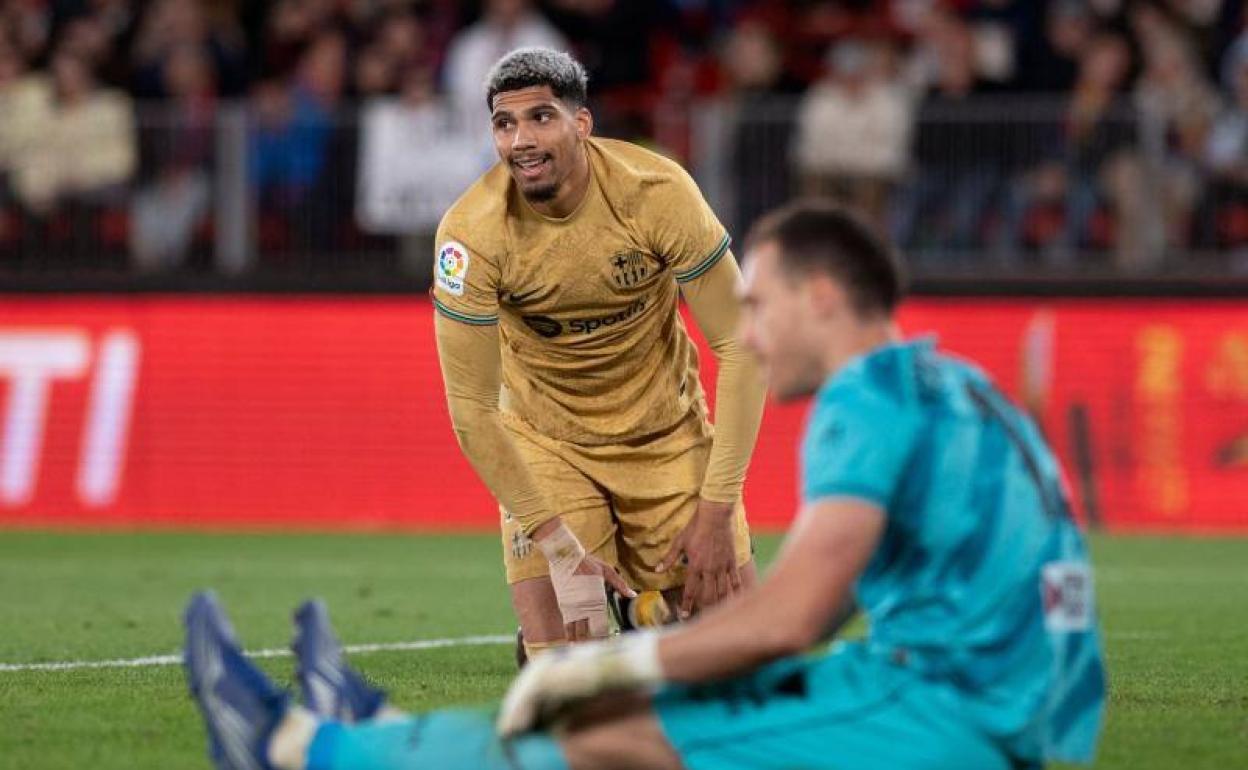 Lewandowski fuera: los lesionados del Barcelona ante el Valencia | Las cuatro principales ausencias del Barcelona ante el Valencia: los hombres de Xavi llegan con problemas de lesiones