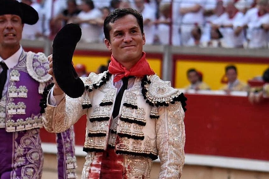Luque, que fue operado en Sevilla de una fractura de peroné con el objetivo de "volver lo antes posible".