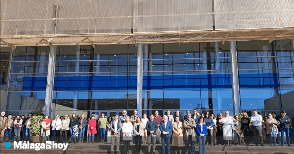 Málaga guarda un minuto de silencio en memoria de las víctimas del 11M