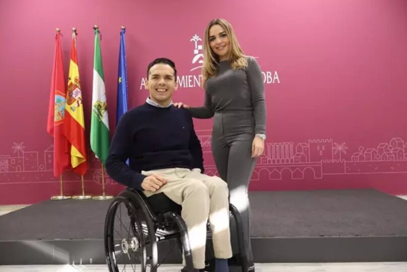 Más de mil alumnos de Córdoba aprenderán en los cursos de motivación de Paco Salinas.