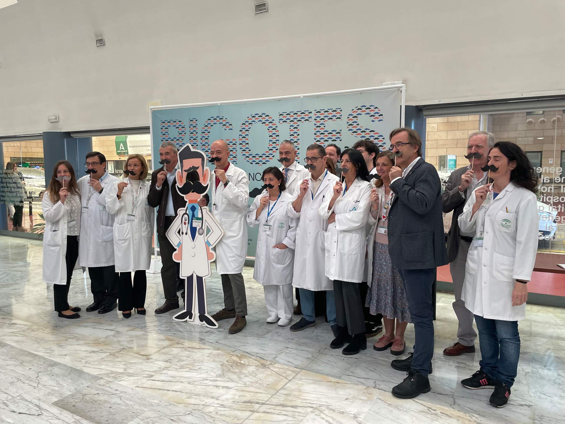 Medios cordobeses, la imagen de la campaña contra el cáncer de la pr...
