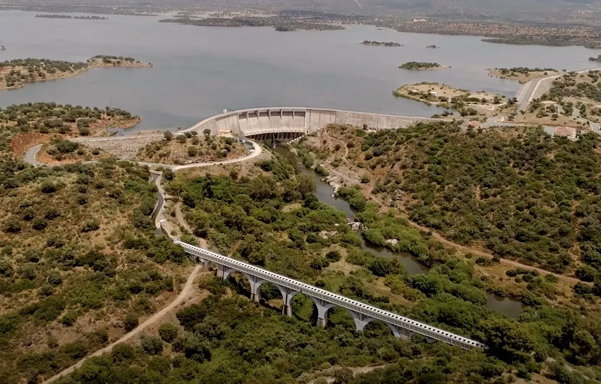 Ni Aracena ni Zufre: éste es el mayor embalse de Sevilla que está soltando agua.