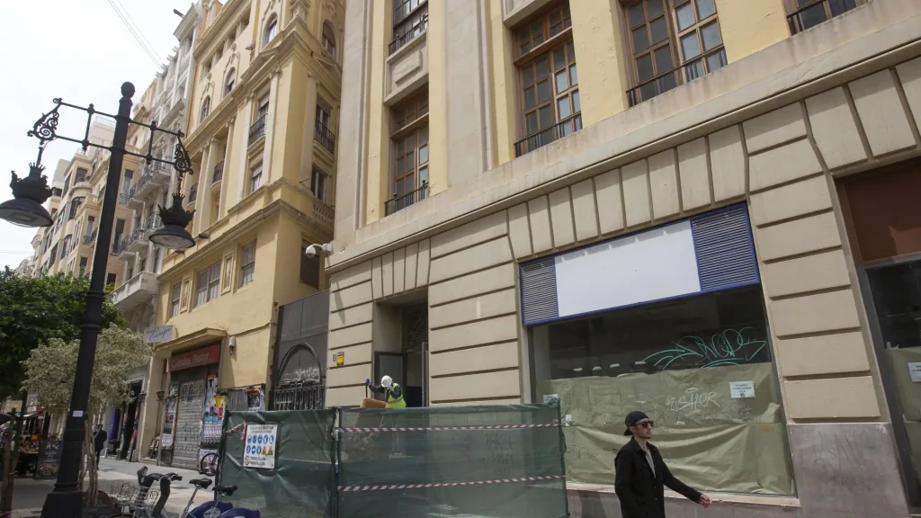 Nuevo hotel en el centro de Valencia | Comienzan las obras del nuevo hotel de la cadena Marriott en la Plaza del Ayuntamiento de Valencia.
