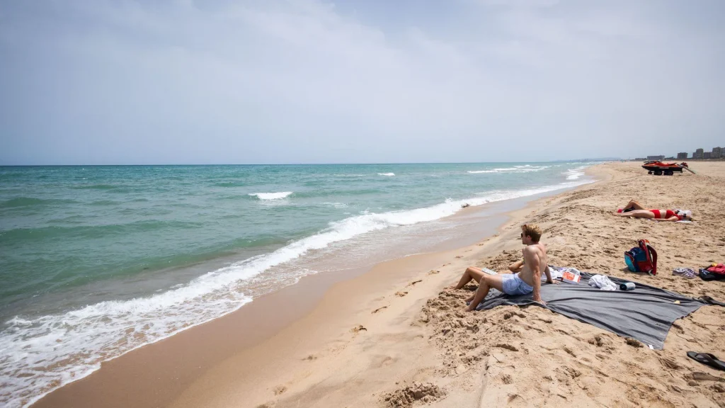 Playas Valencia: Valencia se compromete a crear arrecifes artificiales en las playas del sur para evitar la regresión