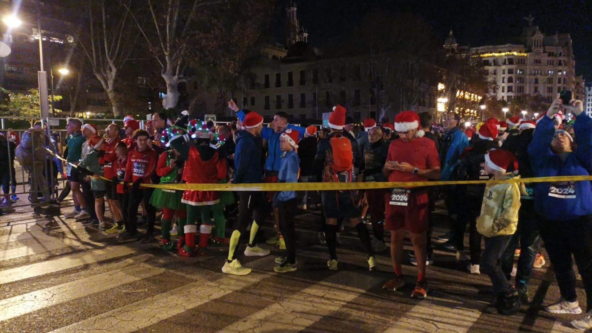 San Silvestre 2024 | Miles de personas saludan a 2024 con carreras y disfraces en la San Silvestre de Valencia