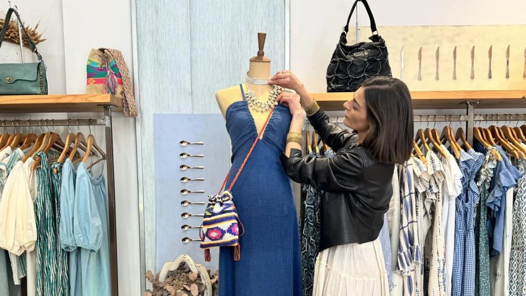 Tiendas de vestidos para bodas, bautizos, comuniones y graduaciones en Valencia | La tienda de moda que triunfa en Valencia con prendas exclusivas para todas las generaciones.