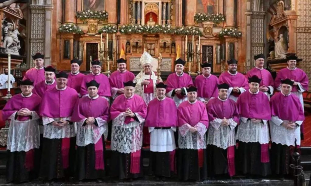 Toma de posesión de cuatro nuevos canónigos de la Catedral de Córdoba