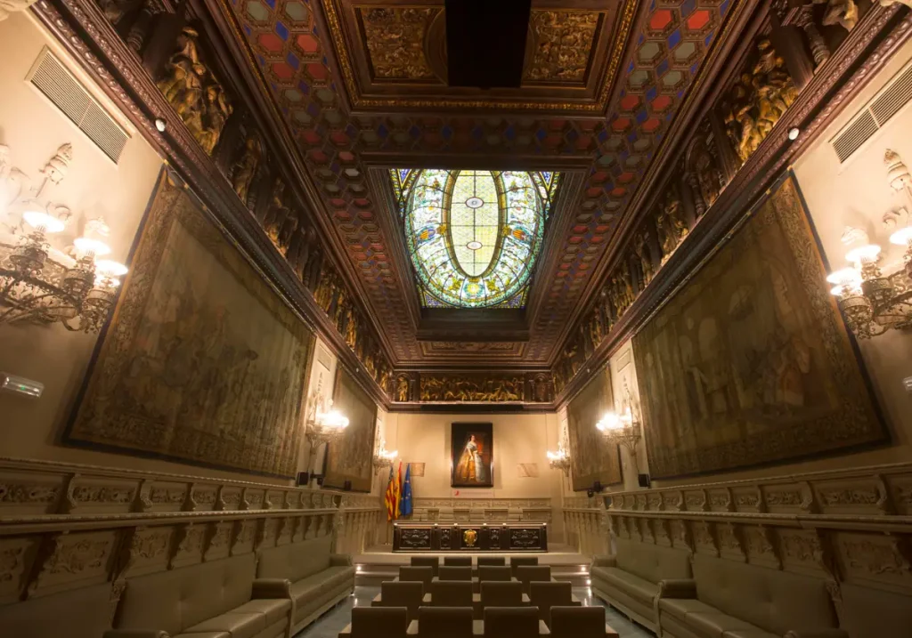 El cofre que custodia una joya en el corazón de Valencia: los secretos del colegio de Notarios