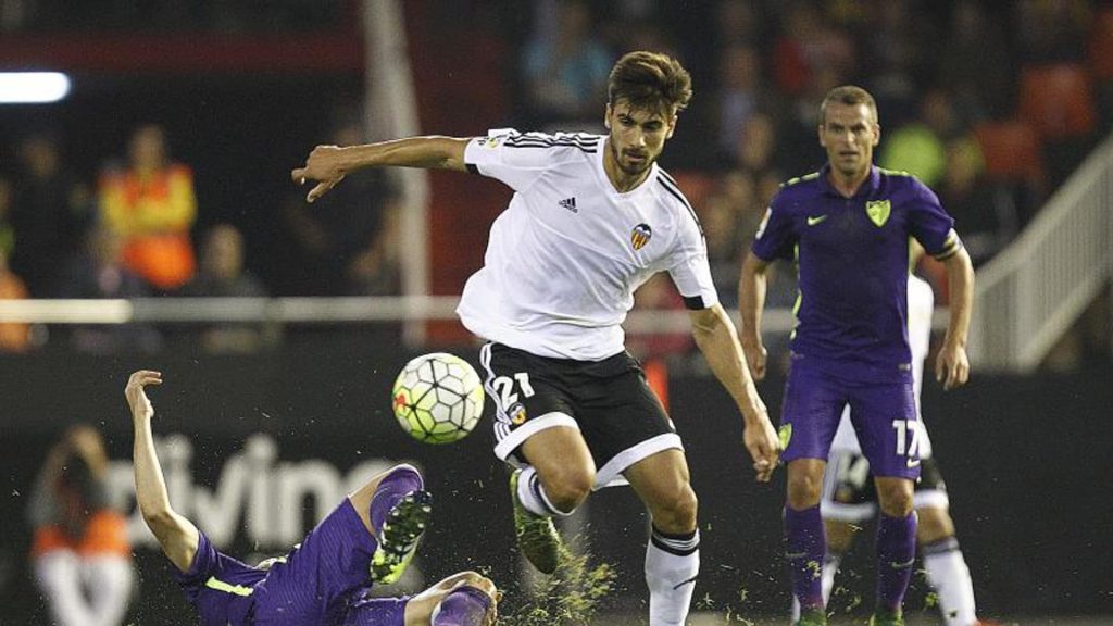 Uno de los primeros fichajes millonarios de Lim en el Valencia quedará libre este verano