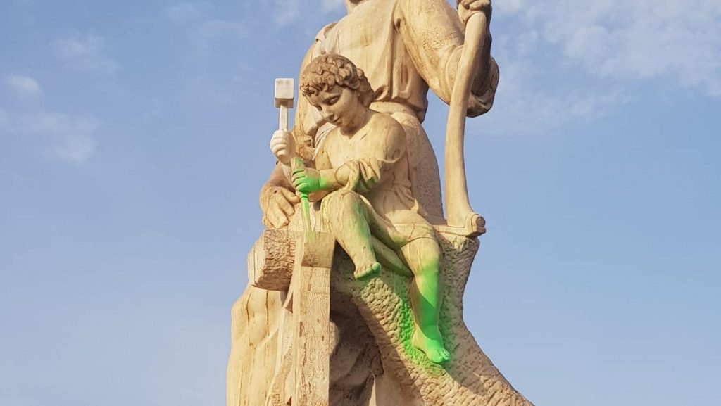 Vandalismo en Valencia: El Puente de San José pintado con graffiti en un nuevo acto vandálico en Valencia